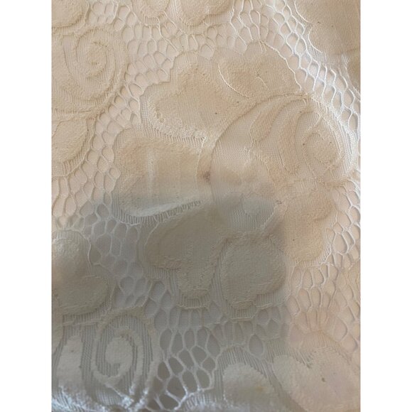 Buttons Sleeveless Ivory Lace Floral Shift Dress With Scalloped Hem - Picture 10 of 10